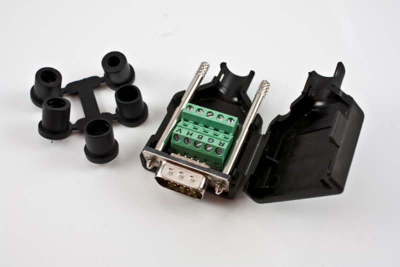 Covid 15 Pin Sub-D Stecker schraubbar 15TB-0113